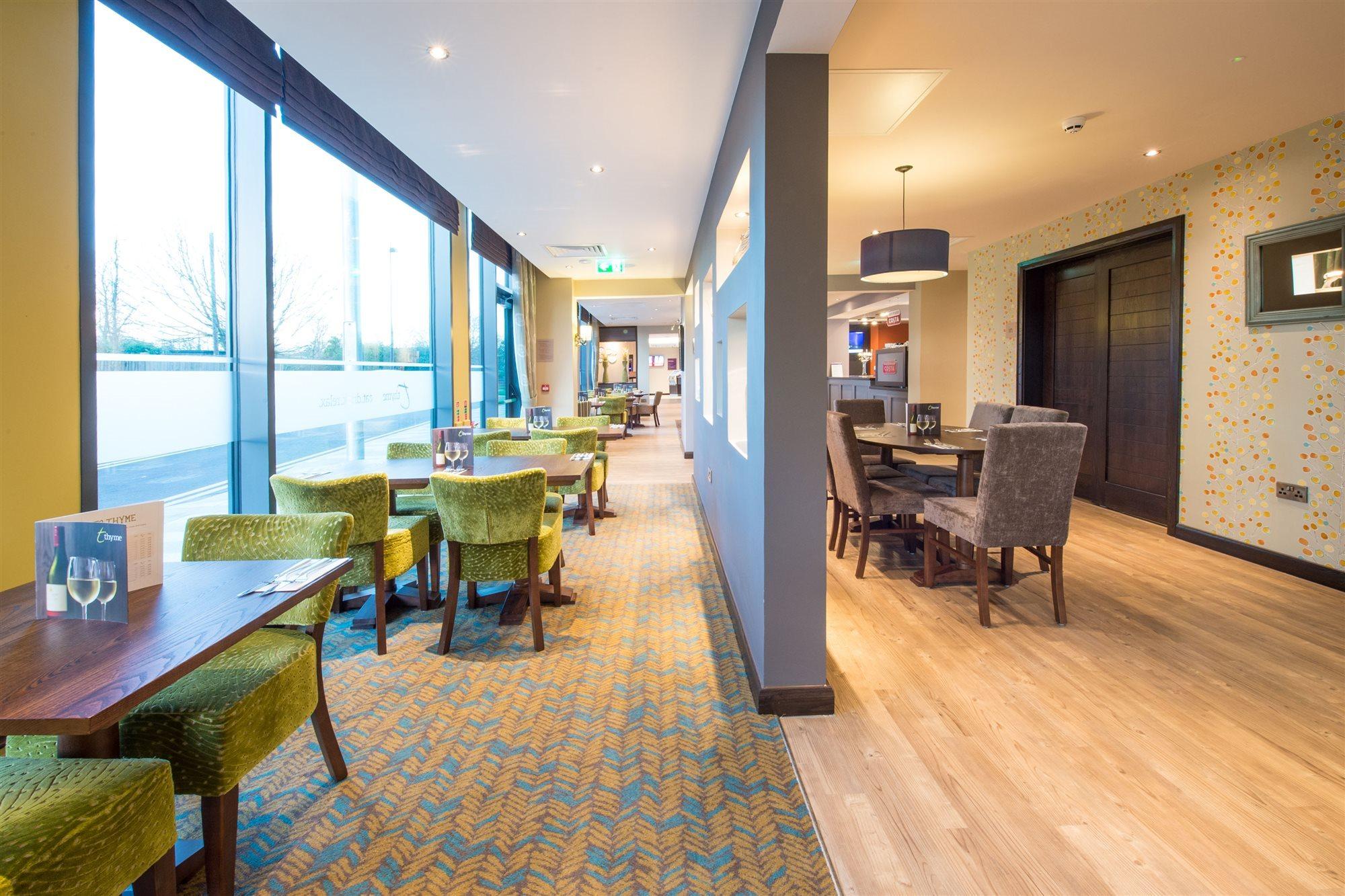 Premier Inn Maidenhead Town Centre Exterior foto