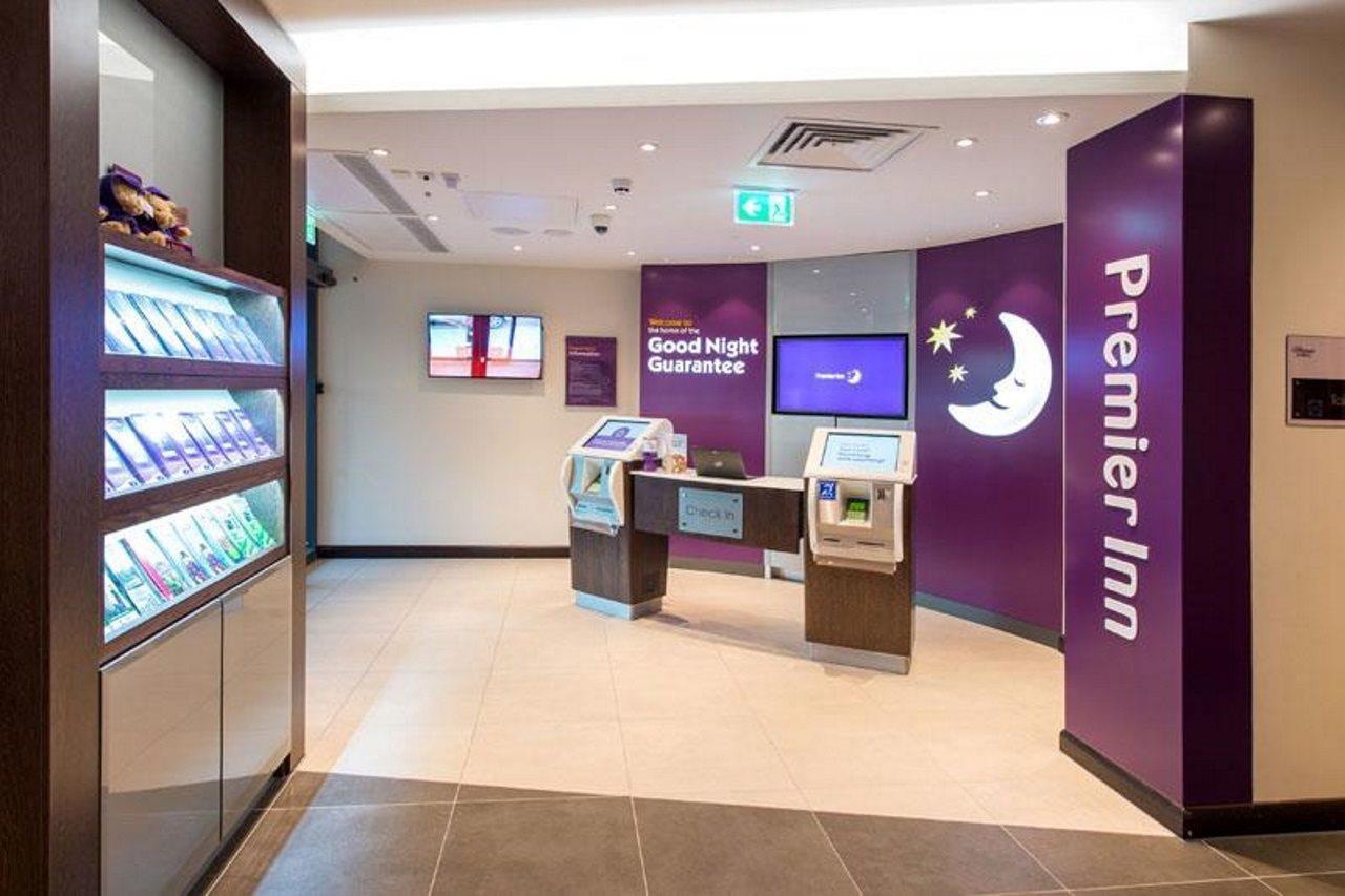Premier Inn Maidenhead Town Centre Exterior foto